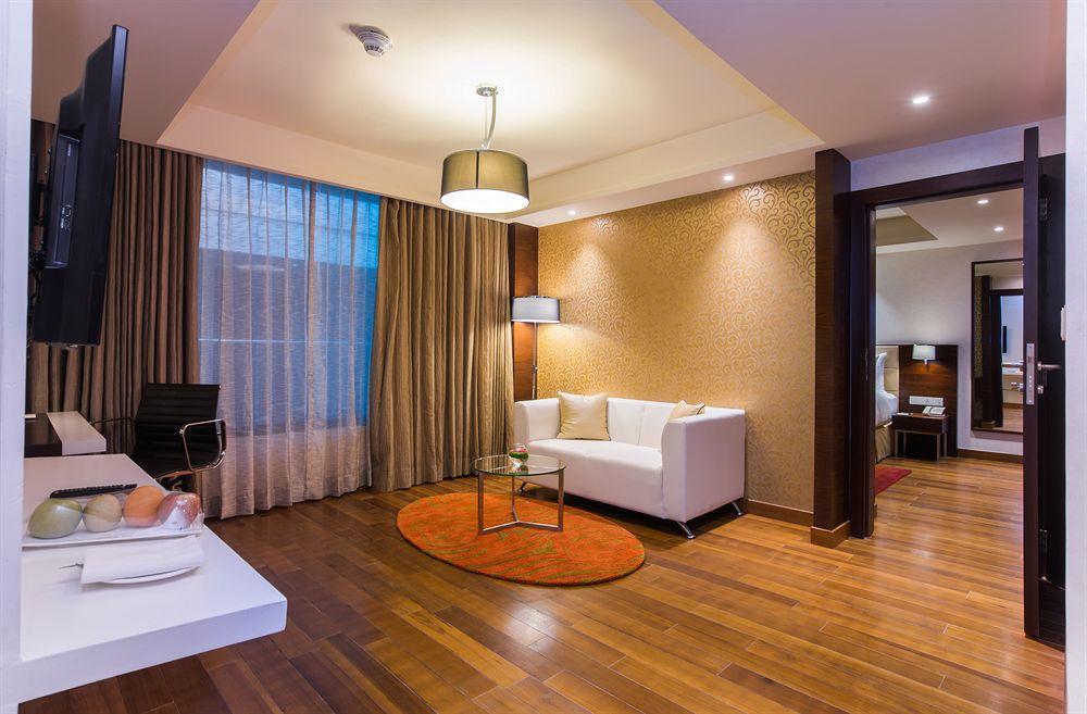 Howard Johnson By Wyndham, Hebbal, Bengaluru Esterno foto