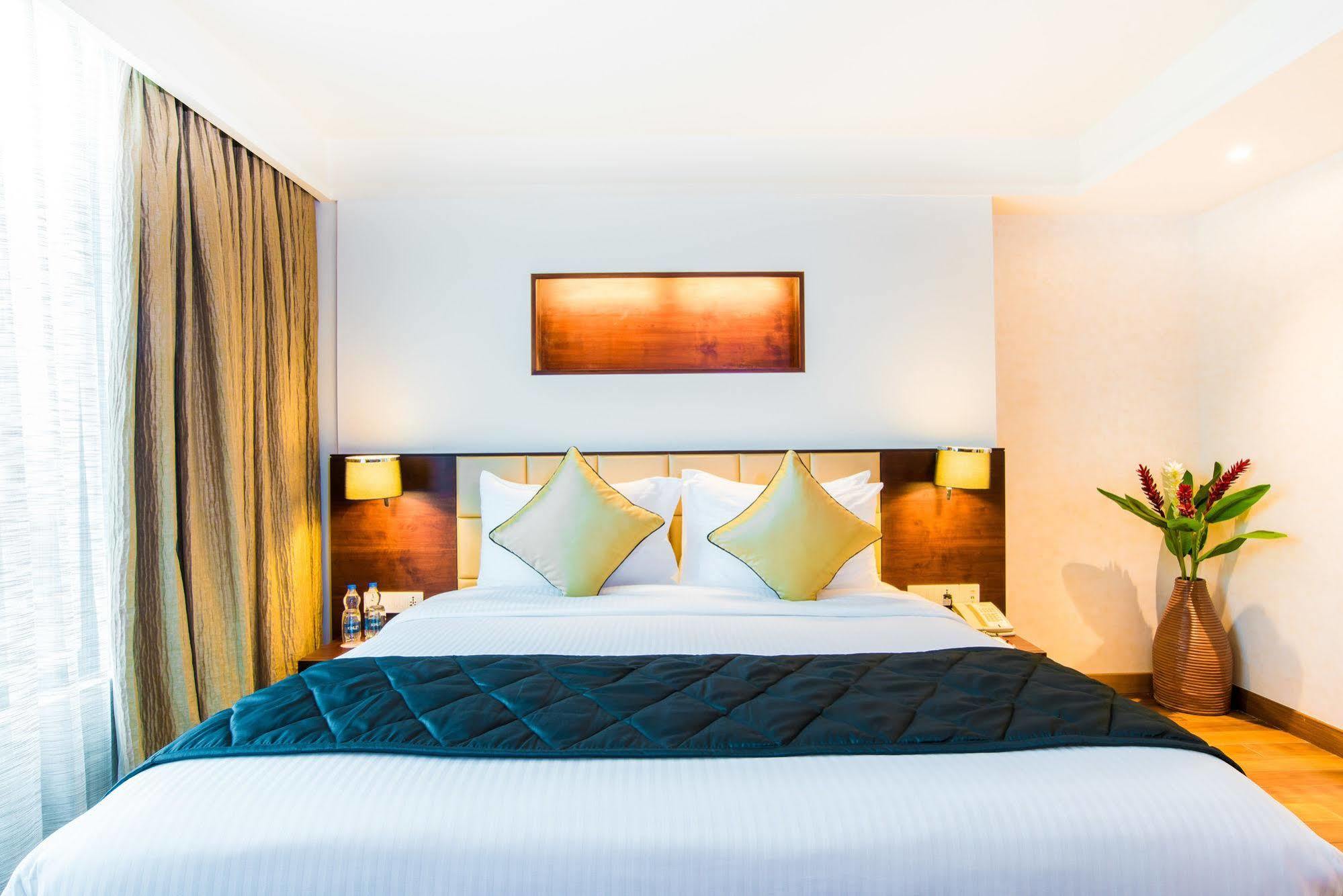 Howard Johnson By Wyndham, Hebbal, Bengaluru Esterno foto