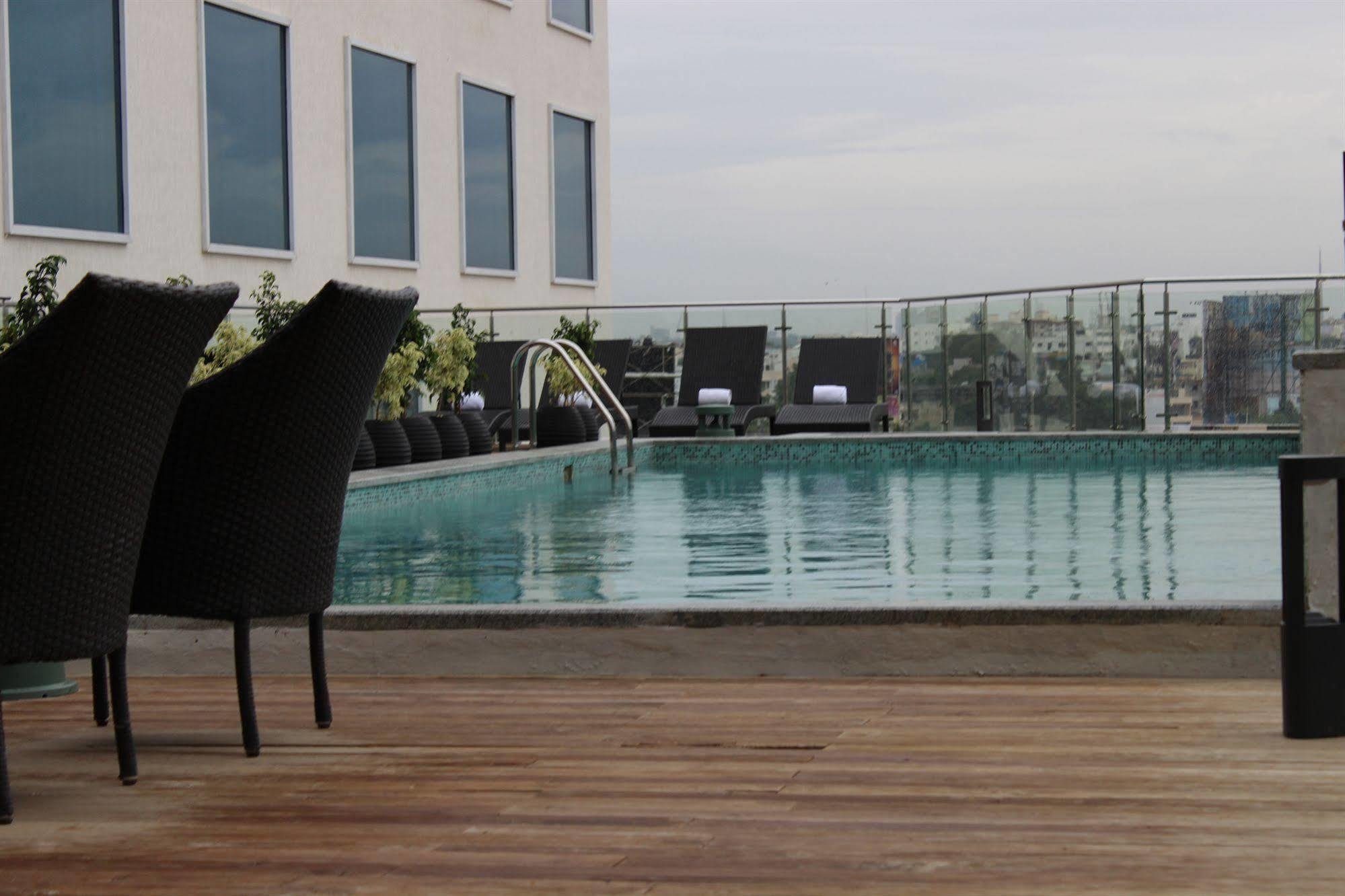 Howard Johnson By Wyndham, Hebbal, Bengaluru Esterno foto